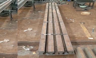 4 pieces of qu100 crane rail delivered to Indonesia