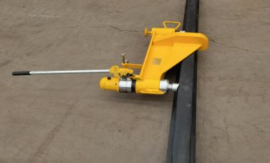 ZongXiang Exports 10 Sets of Hydraulic Rail Benders to Zimbabwe