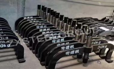 ZongXiang export a batch of 30kg manual rail bender to UAE