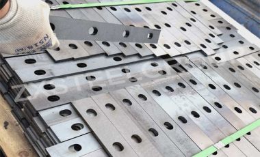 ZongXiang export a batch of 15kg rail fishplate to UAE